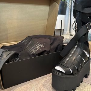 Darker Waves Gladiator Platforms